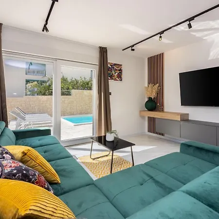 Velvet Semesterbostad *