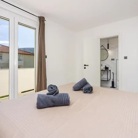 Semesterbostad Velvet *