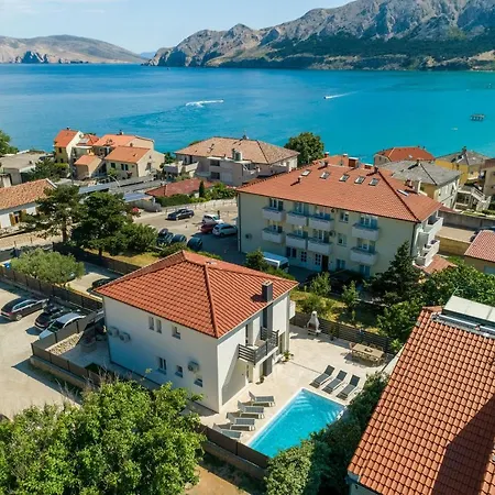 Velvet Baška