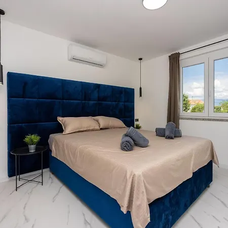Velvet * Baška